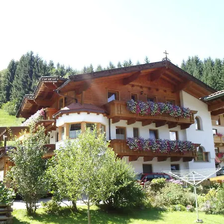 Hoerbiger Apartment